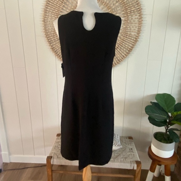 Sandra Darren Black Sleeveless Shift Dress Size 12 NWT Little Black Dress - Picture 4 of 8